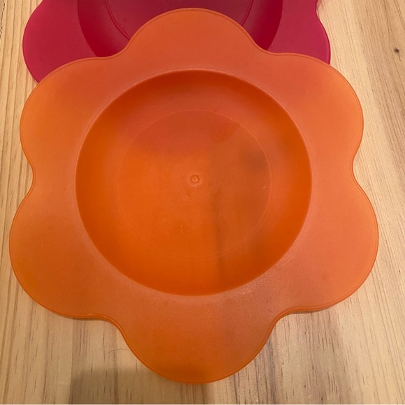 Set of 9 Reusable Plastic Plates - Picture 2 of 5